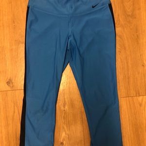 Nike cropped leggings
